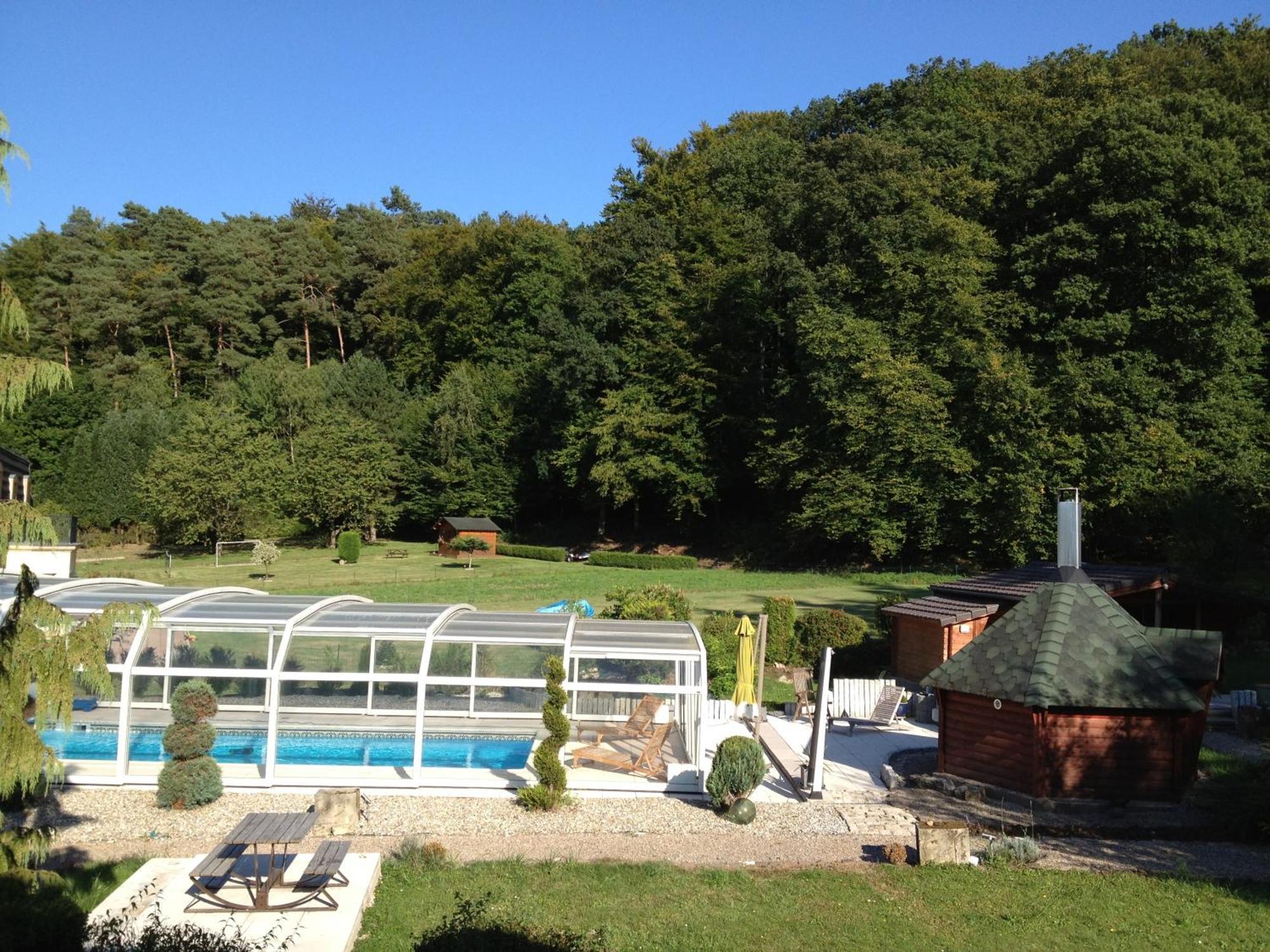 Logis Hotel Domaine Du Moulin Saint-Avold Exterior foto